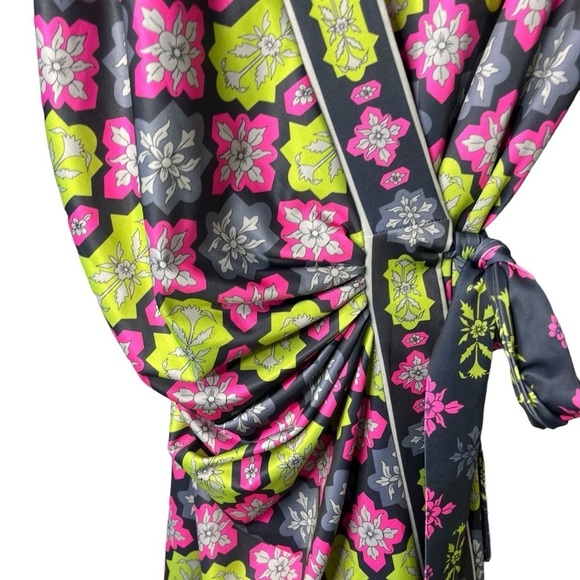 Gretchen Scott Wrap Dress Printed  V Neck Size XS Gray Green Pink - Picture 3 of 6